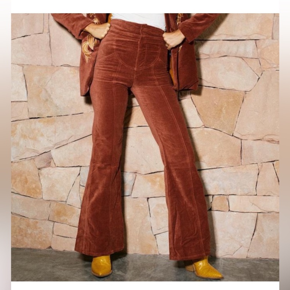 ⚡️SOLD⚡️ Chasing Unicorns Take The Money and Run Velvet Flares sz S